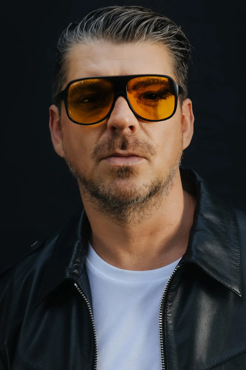 Danzel pochodzi z Belgii i jest twórcą wielu przebojów, m.in.: „Pump it up”, „You spin me round”, „My arms keep missing you” czy „Put your hands up in the air”. Artysta ten jest jedną z najważniejszych, barwniejszych postaci muzyki tanecznej, a jego utwory są od kilkunastu lat grane przez DJ-ów na całym świecie. Pełne energii koncerty zaskakują publiczność, powodując niezapomniane wrażenia!